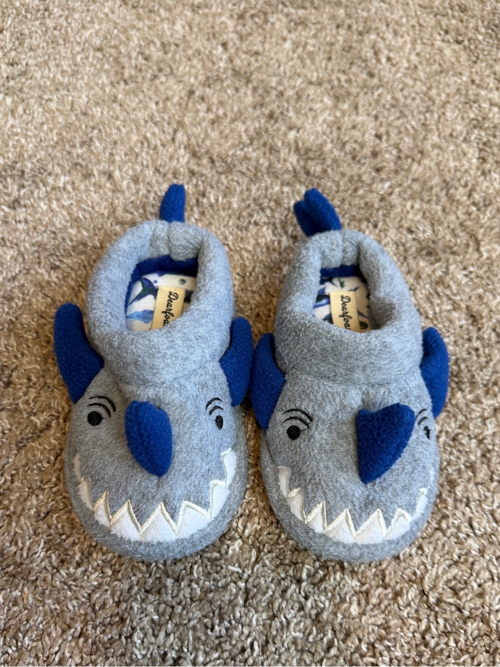 Dearfoams Toddler Boy’s Grey Blue Peyton Shark Clog Slippers 5-6 Ocean Novelty